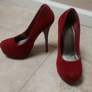 Cute Suede pumps!